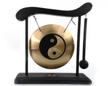 Tisch-Gong Holzständer Fengshui Tischgong inkl.Schlegel "Yinyang"