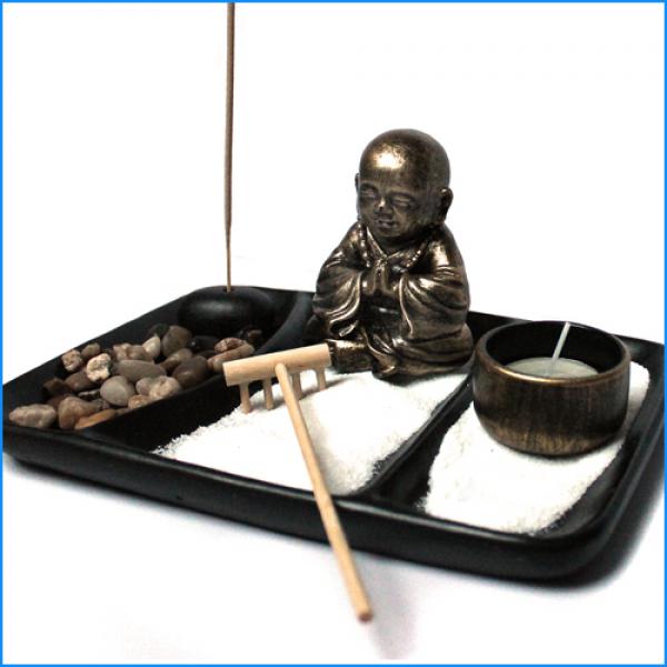 Zen - Garten mit Mönch Buddha Rauchstab- / Teelichthalter Nr: YH-107